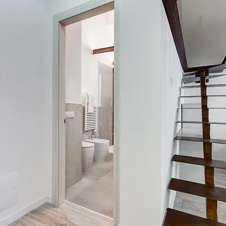 Inner House 3 Apartment