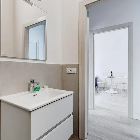 Inner House 3 Apartment